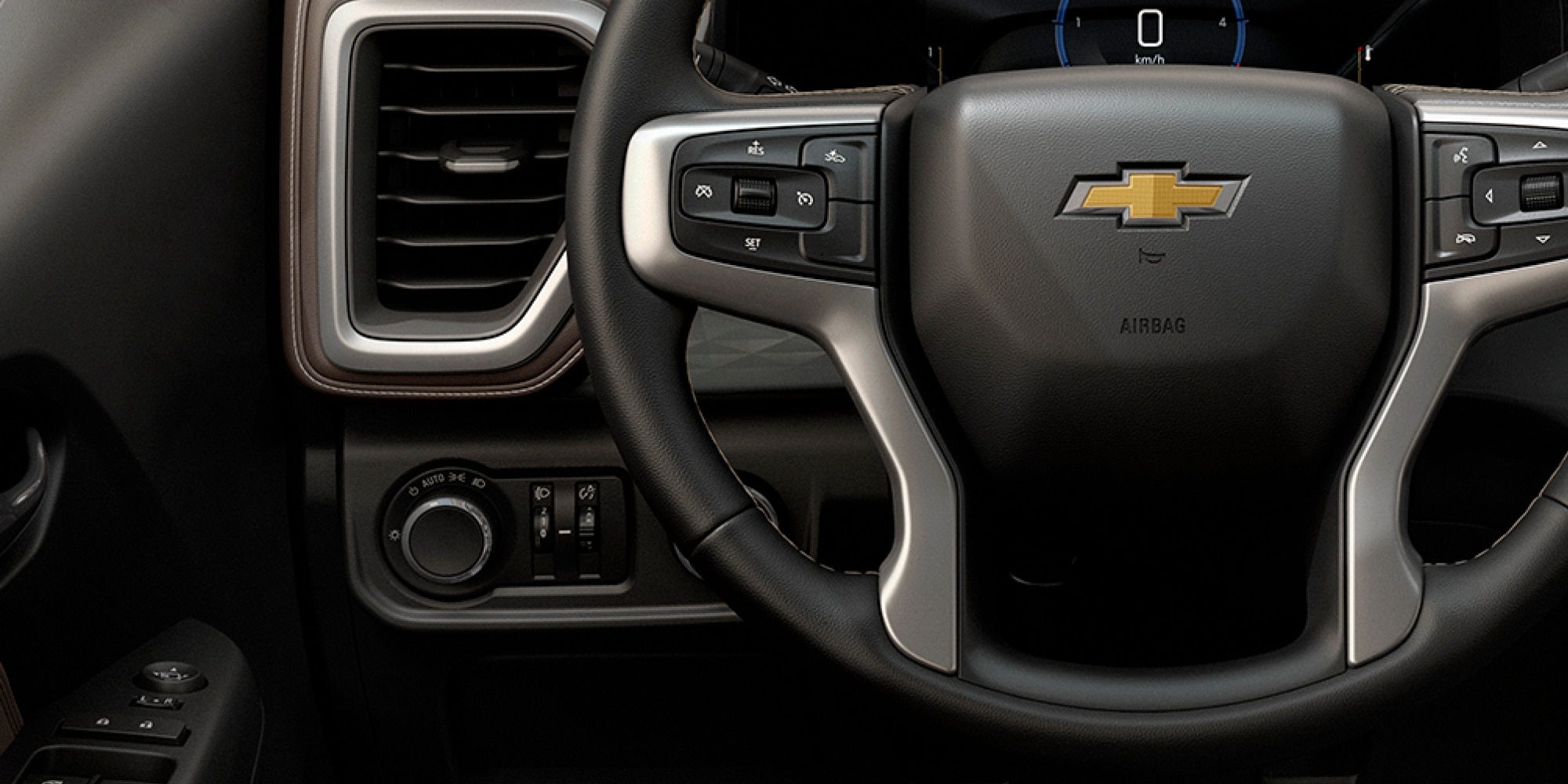 Interior de la Chevrolet S10 en Argentina con volante multifunción y controles del conductor